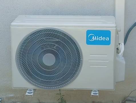 Entretien d'une climatisation réversible à AUCAMVILLE près de Toulouse.