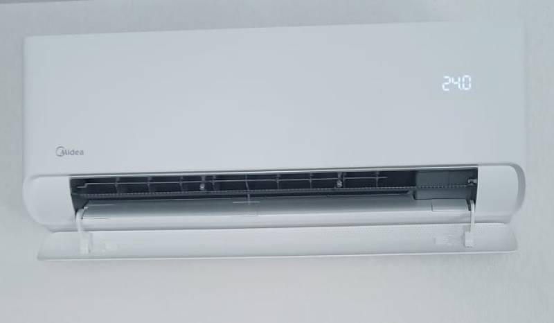 Entretien d'une climatisation réversible à AUCAMVILLE près de Toulouse.