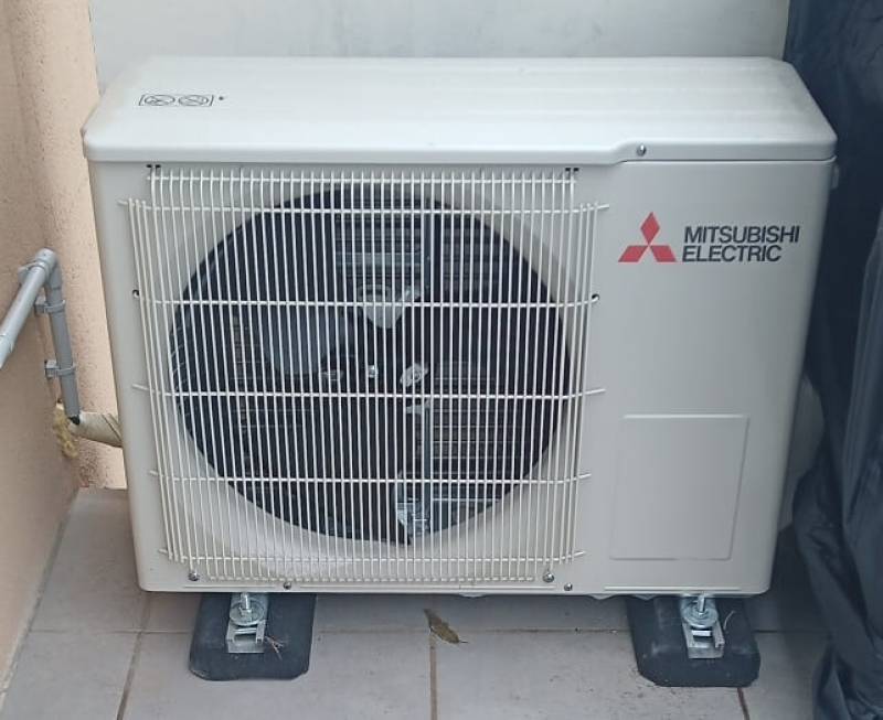 Climatisation réversible silencieuse MITSUBISHI pour appartement à Aucamville.