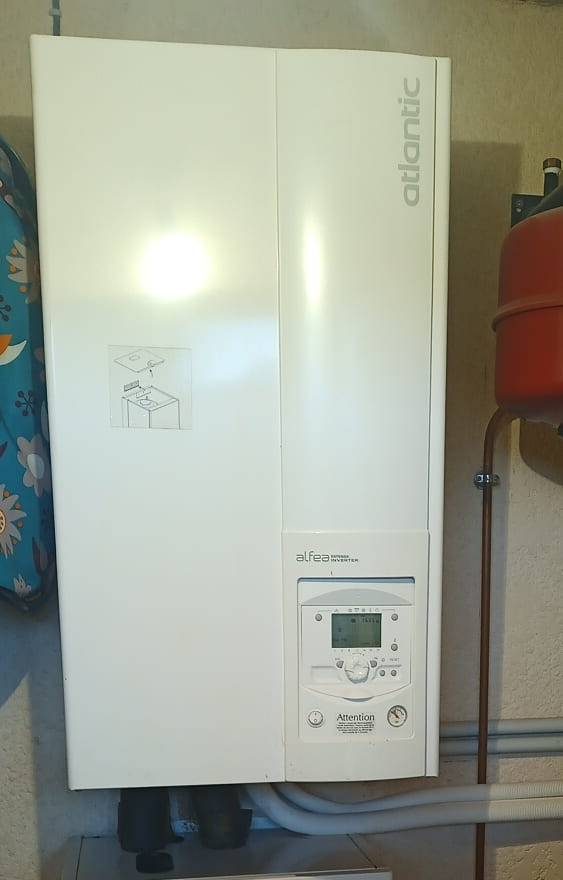 Les aides MaPrimeRénov' et CEE pour la pompe à chaleur air-eau à Toulouse. 