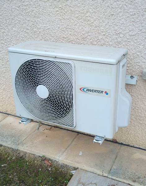 Entretien pompe à chaleur air-air TOSHIBA à Aucamville près de Toulouse.
